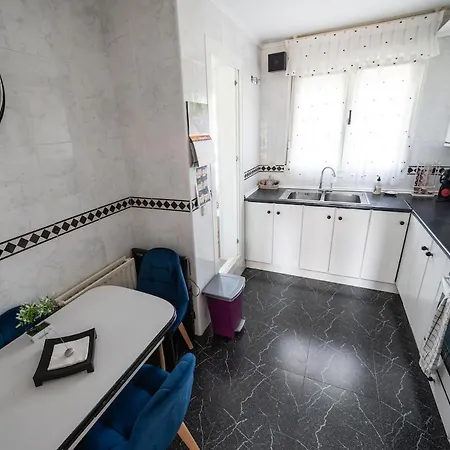 Piso Reformado Con Playas Cercanas Newly Renovated With Beaches Nearby